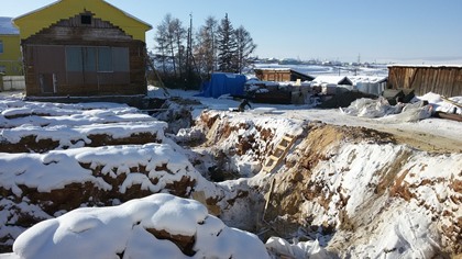 Двойку строителям спортзала при школе в селе Анга выставил Сергей Брилка